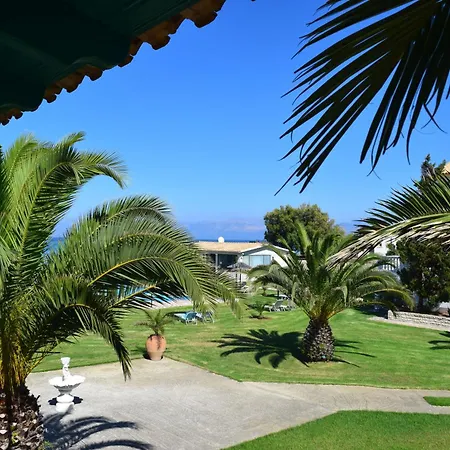 S&c Kosmos Aparthotel 3*